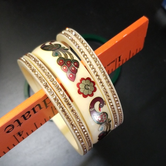 White and green bangles set - Picture 3 of 5